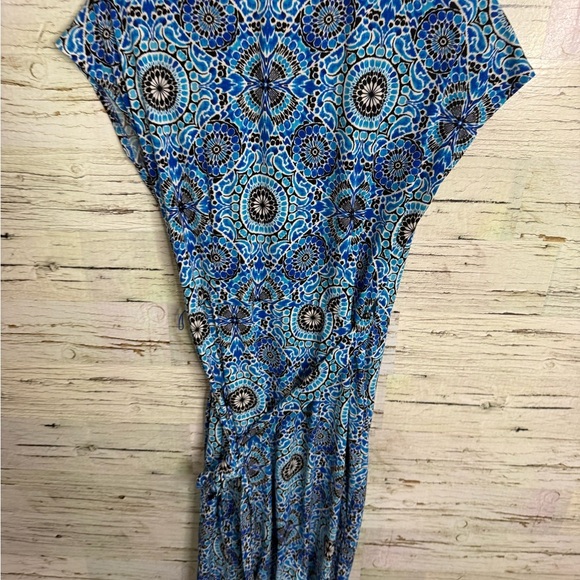 Maggy London Blue Floral Wrap Dress size 10 - Picture 6 of 7